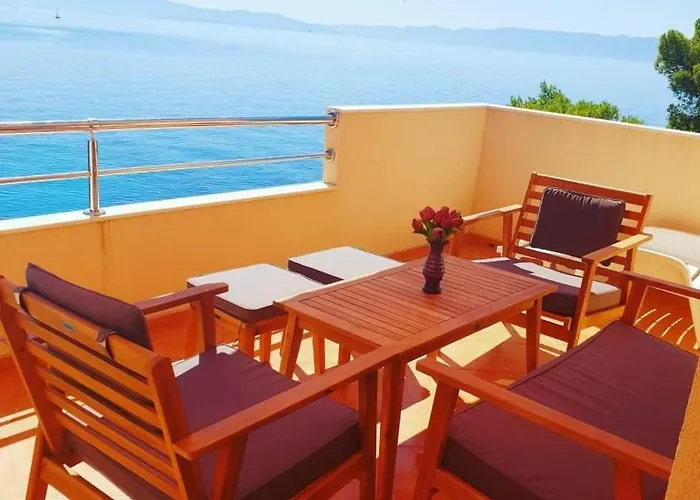 Apartment Robinson Medvidina Bay Zastražišće